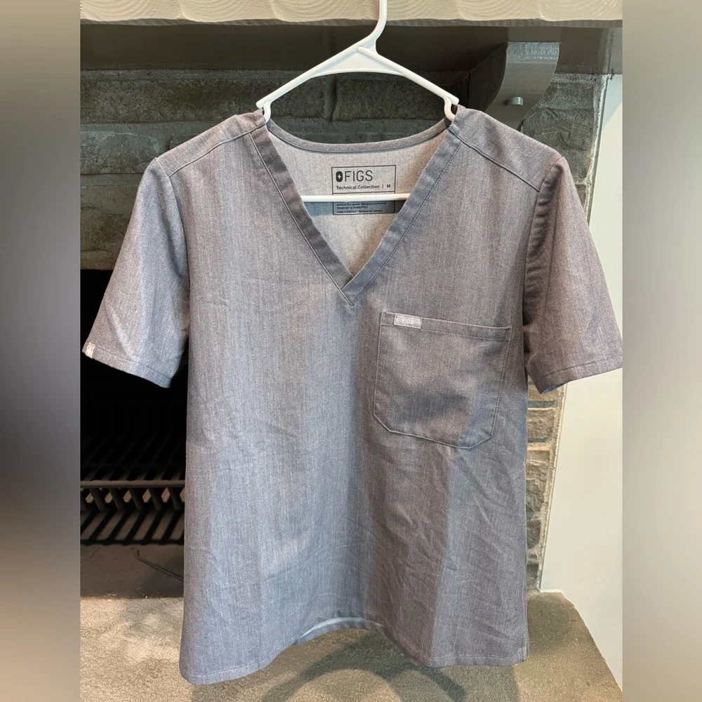 FIGS Catarina One-Pocket Scrub Top - Picture 3 of 6